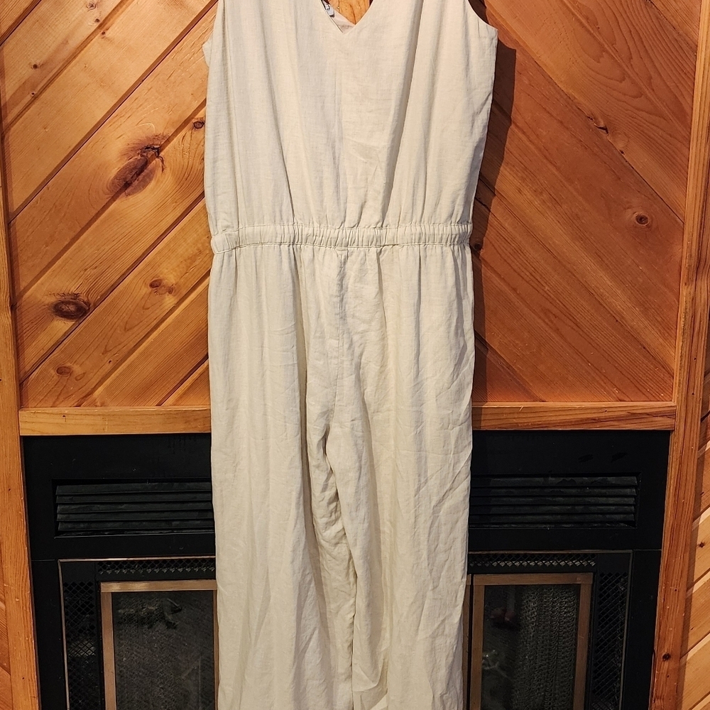 Splendid linen jumpsuit size XL color oatmeal pit to pit 21 in. Inseam 26 1/2 in - Picture 9 of 15